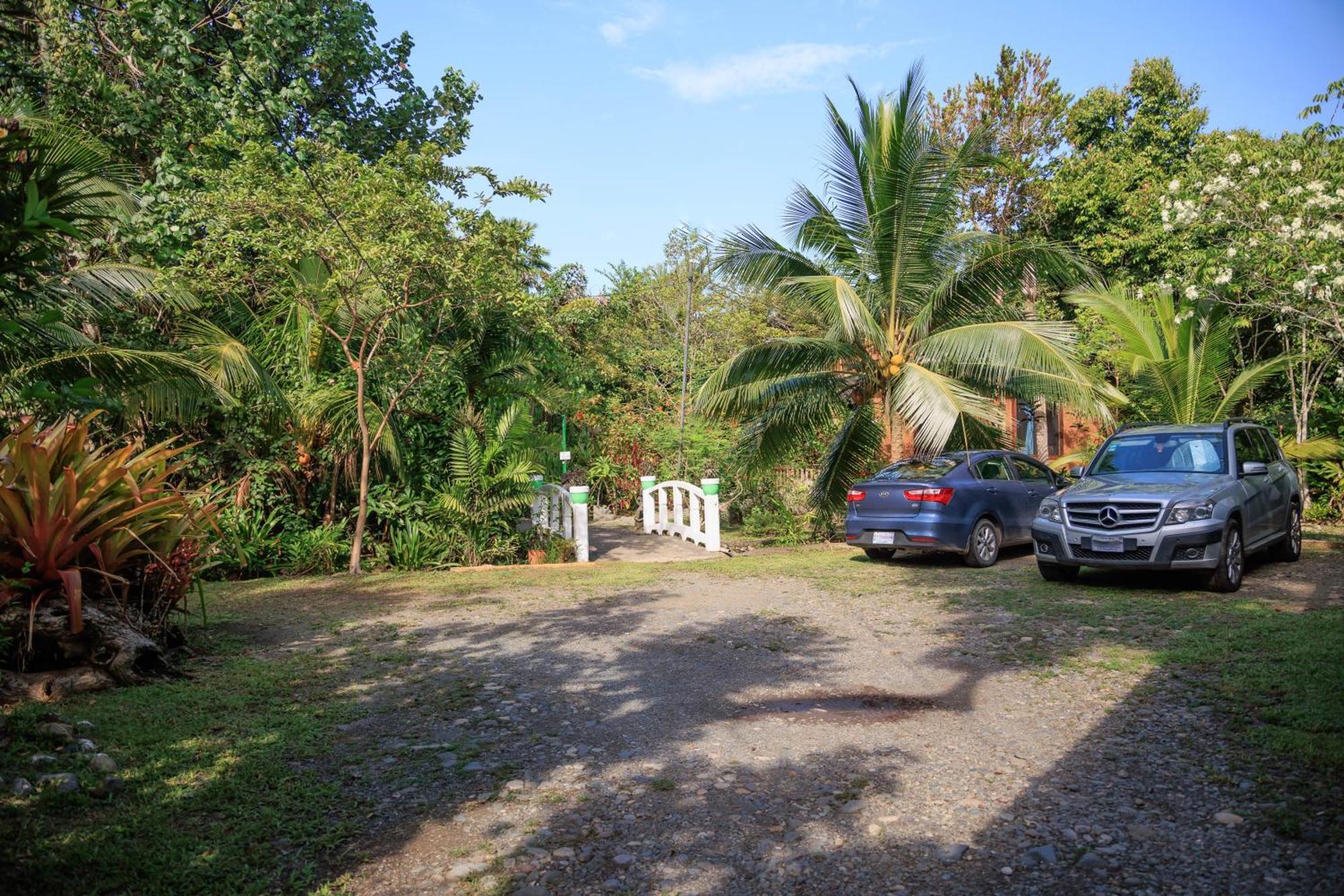 Bungalows Aché Cahuita Extérieur photo
