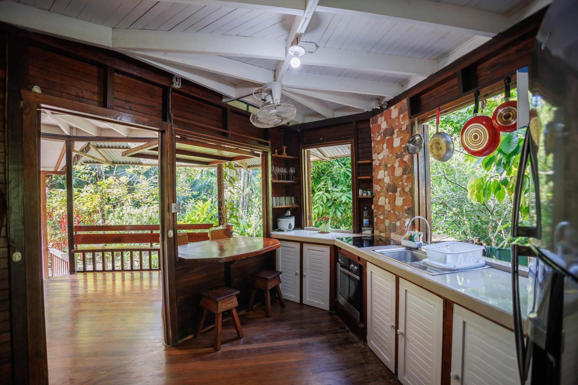 Bungalows Aché Cahuita Extérieur photo